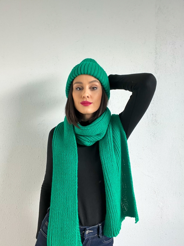 Комплект зимна шапка с шал/ зелено