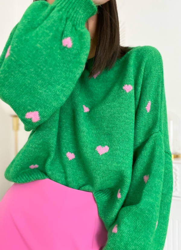 Дамски зелен пуловер с розови сърца