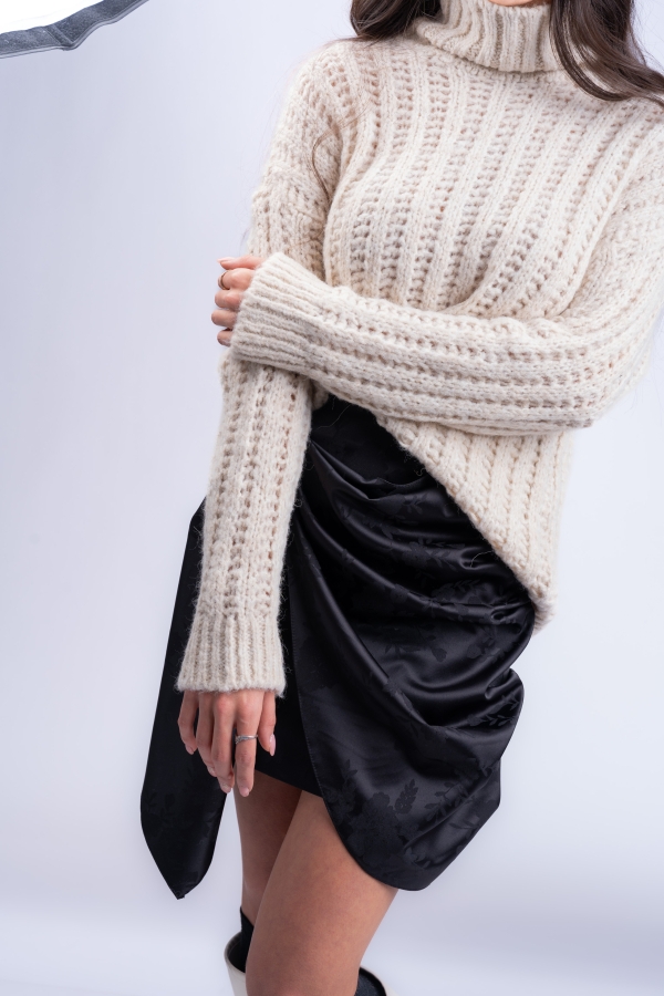 Дамски пуловер с поло яка/ екрю цвят