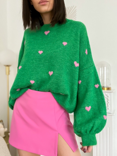 Дамски зелен пуловер с розови сърца