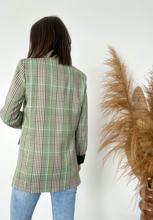 Дамско сако с права кройка, двуредно закопчаване и двулицев ръкав с кожа/ зелено и черно каре